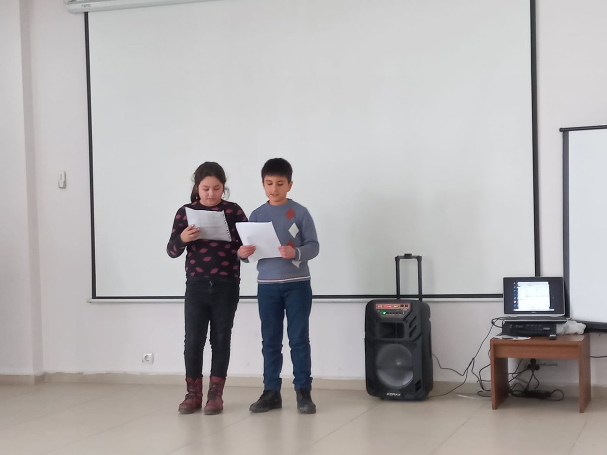 KaymakamSehit's tweet photo. 28 Şubat Sivil Savunma Günü kapsamında okulumuz öğrencilerinin hazırladığı etkinlikler çok amaçlı salonumuzda gerçekleştirildi.
@bingolmem @halilyucel6060 
@yusuf_tokus @halukcakan12 
@kigimem12 @HSEYINY91134982 https://t.co/mP4iW7dwl7
