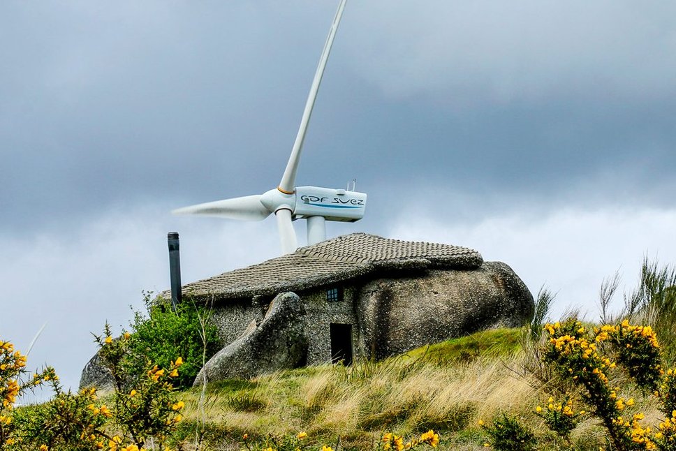 世界で最も奇妙な家として知られるポルトガルの「カサ・ド・ペネド」は