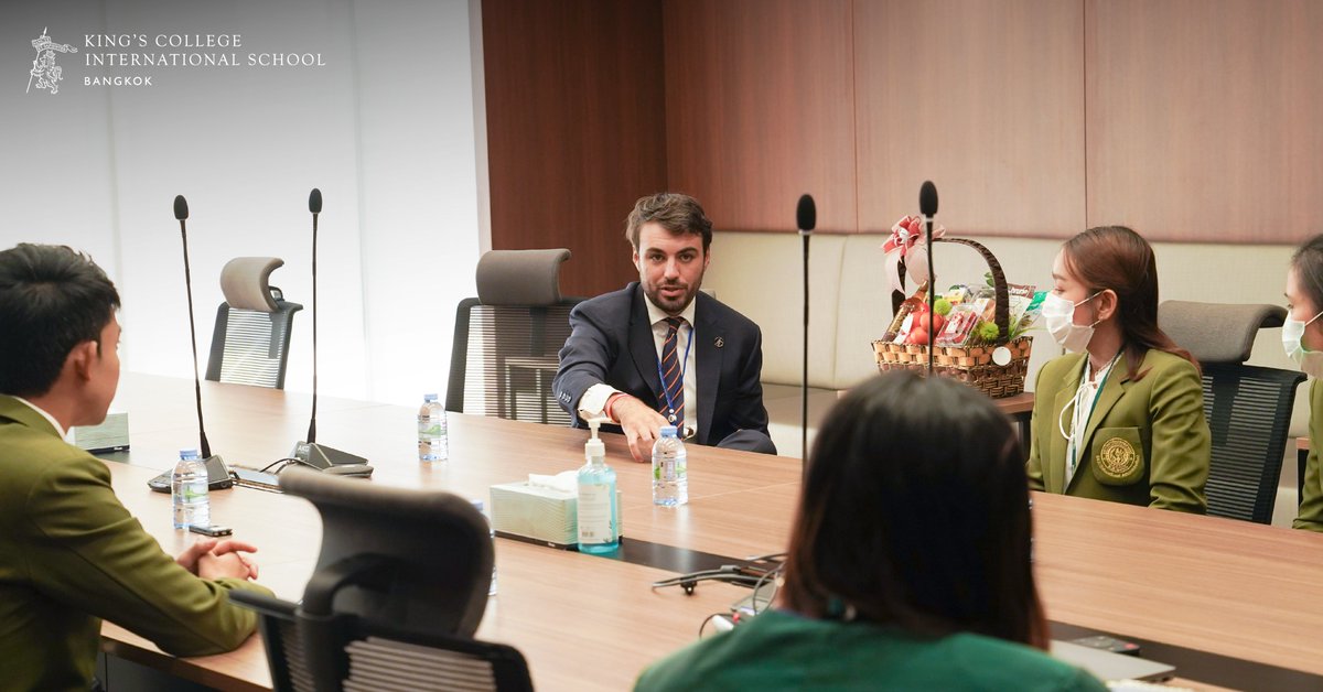 Kingsbangkok's tweet photo. King's Bangkok welcomed professors and doctoral students from Kasetsert University (@kasetsart_ku), led by our Headmaster to share management insights while the Senior Leadership Team also led the visitors on a school tour.
#GrowTogetherGoFurther #KingsBangkok #KU https://t.co/aLM6JZrIRS