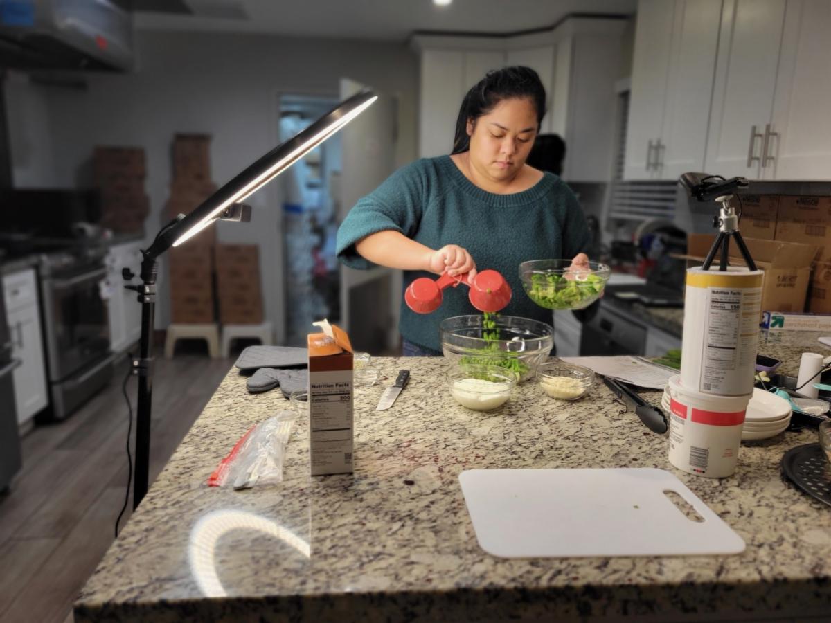 Learn more about our free virtual interactive cooking class hosted by our social services team! 
Let's Talk:
-Dealing with picky eaters
-Saving money on groceries
-Healthy, quick recipes
-Saving time in the kitchen
#BCC #CookingMatters #Healthyliving #FamilyTime #SocialServices