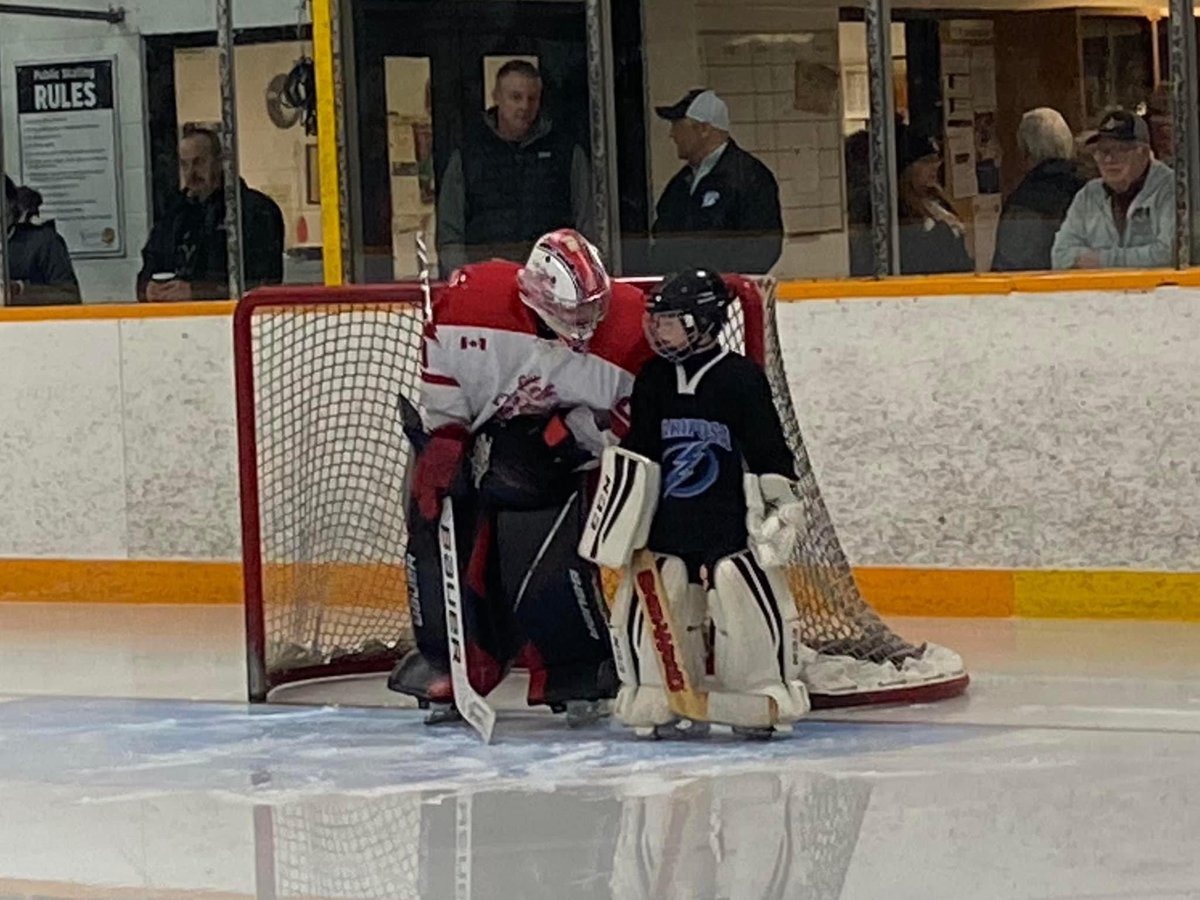 Mariposa Lightning U7 Black joined the Little Britain Merchants Hockey pre-game.  They were ecstatic to be invited!