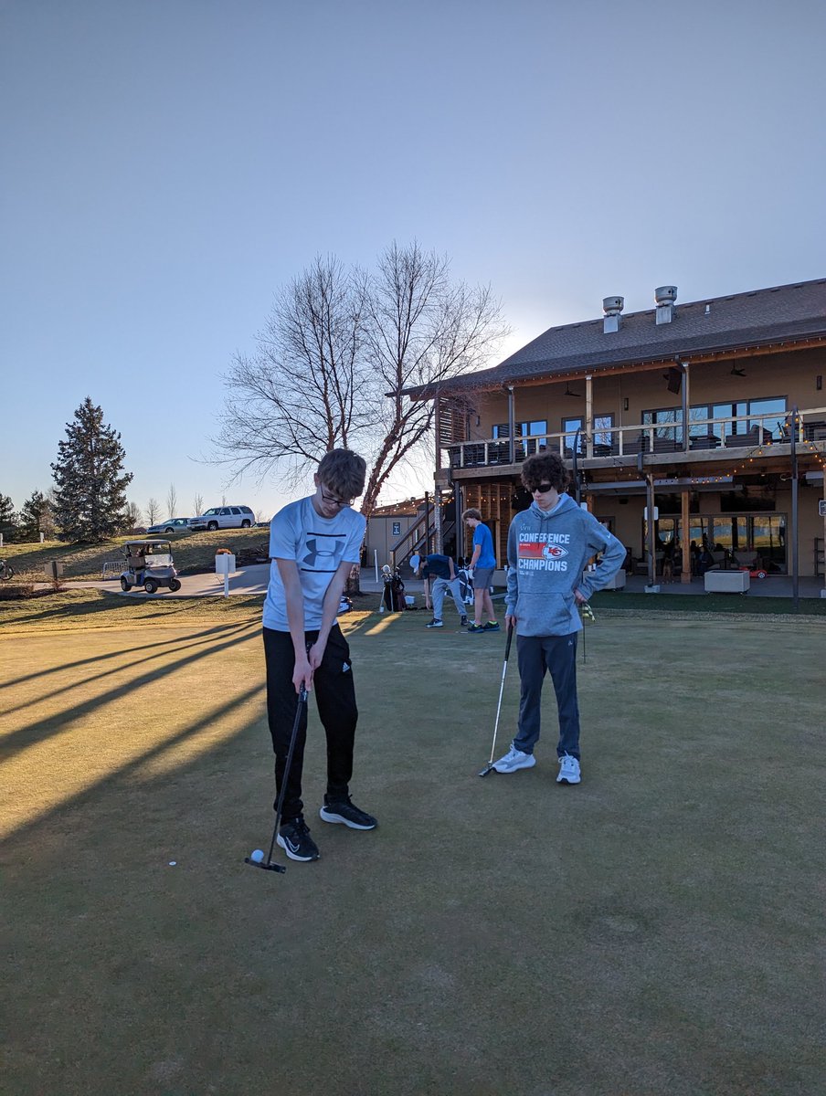 kckfire8's tweet photo. First Day of Piper Boys Golf is in the books. It was a beautiful day. https://t.co/WnLhrgBu9F