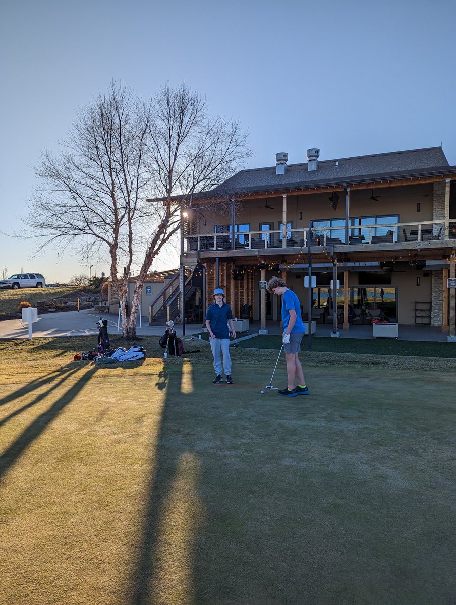 kckfire8's tweet photo. First Day of Piper Boys Golf is in the books. It was a beautiful day. https://t.co/WnLhrgBu9F