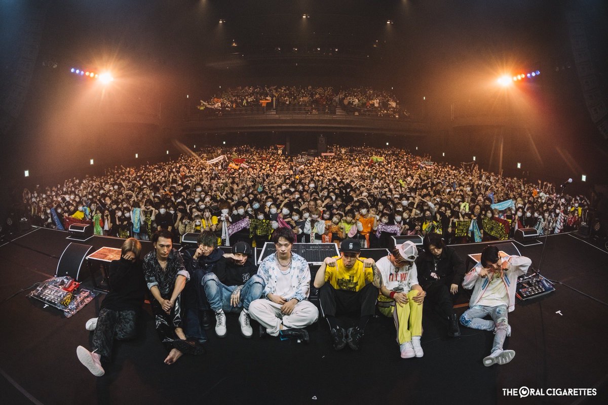 THE ORAL CIGARETTES (@oral_official) on Twitter photo 【大阪Day2終了!】
2MAN VS TOUR「MORAL PANIC」大阪2日目終了!
お越し頂いたみなさん、coldrainさん、ありがとうございました!!
いつもあたたかく迎えてくださる地元関西のみなさんに感謝です👏🏻👏🏻
次は明後日福岡公演!
楽しみにしていてください🔥
#オーラル_MP
photo by <a href="/SatoshiHata/">ハタサトシ / 畑 聡</a> 【大阪Day2終了!】
2MAN VS TOUR「MORAL PANIC」大阪2日目終了!
お越し頂いたみなさん、coldrainさん、ありがとうございました!!
いつもあたたかく迎えてくださる地元関西のみなさんに感謝です👏🏻👏🏻
次は明後日福岡公演!
楽しみにしていてください🔥
#オーラル_MP
photo by <a href="/SatoshiHata/">ハタサトシ / 畑 聡</a>