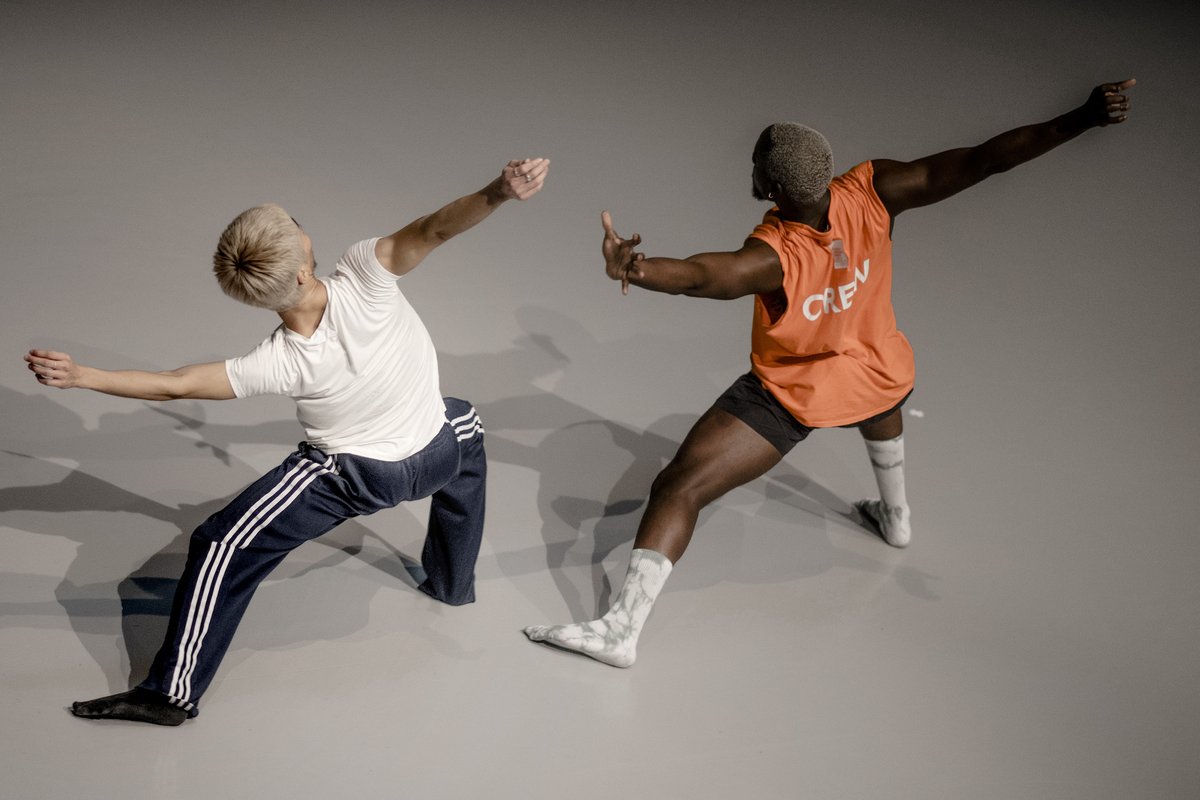 Deze week is FRAMED weer vier keer te zien in het theater! 
Wo 1 mrt: <a href="/zwolsetheaters/">Zwolse theaters</a>, Zwolle
Do 2 mrt: <a href="/ChasseTheater/">Chassé Theater Breda</a>, Breda
Vr 3 mrt: Theaters Tilburg, Tilburg 
Za 4 mrt: @DeLawei, Drachten

Info en tickets: connyjanssendanst.nl
📷: Andreas Terlaak (repetitie FRAMED)