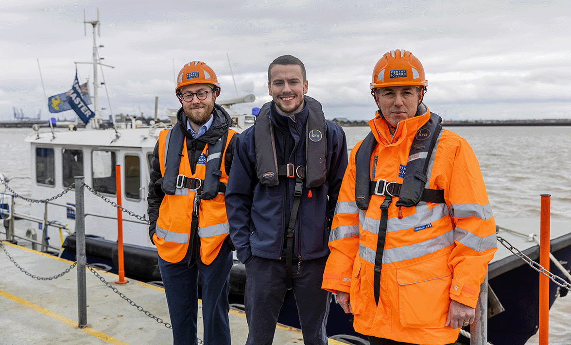 LondonPortAuth's tweet photo. We've achieved a major milestone, halving our carbon emissions from our operations last year, as we made strong progress in our #NetZero programme
➡️ https://t.co/prmr5n3xL8
#PledgetoNetZero #PortofLondon #ThamesVision2050 #NaturalThames https://t.co/1pGQQv6XNA