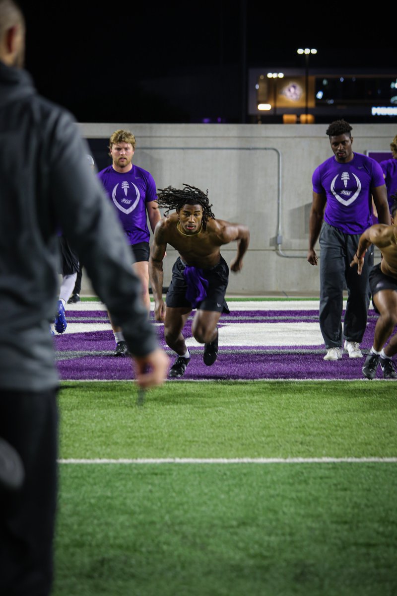 1⃣ Day Closer to Spring Ball 🏈

#CharacterDisciplineToughness