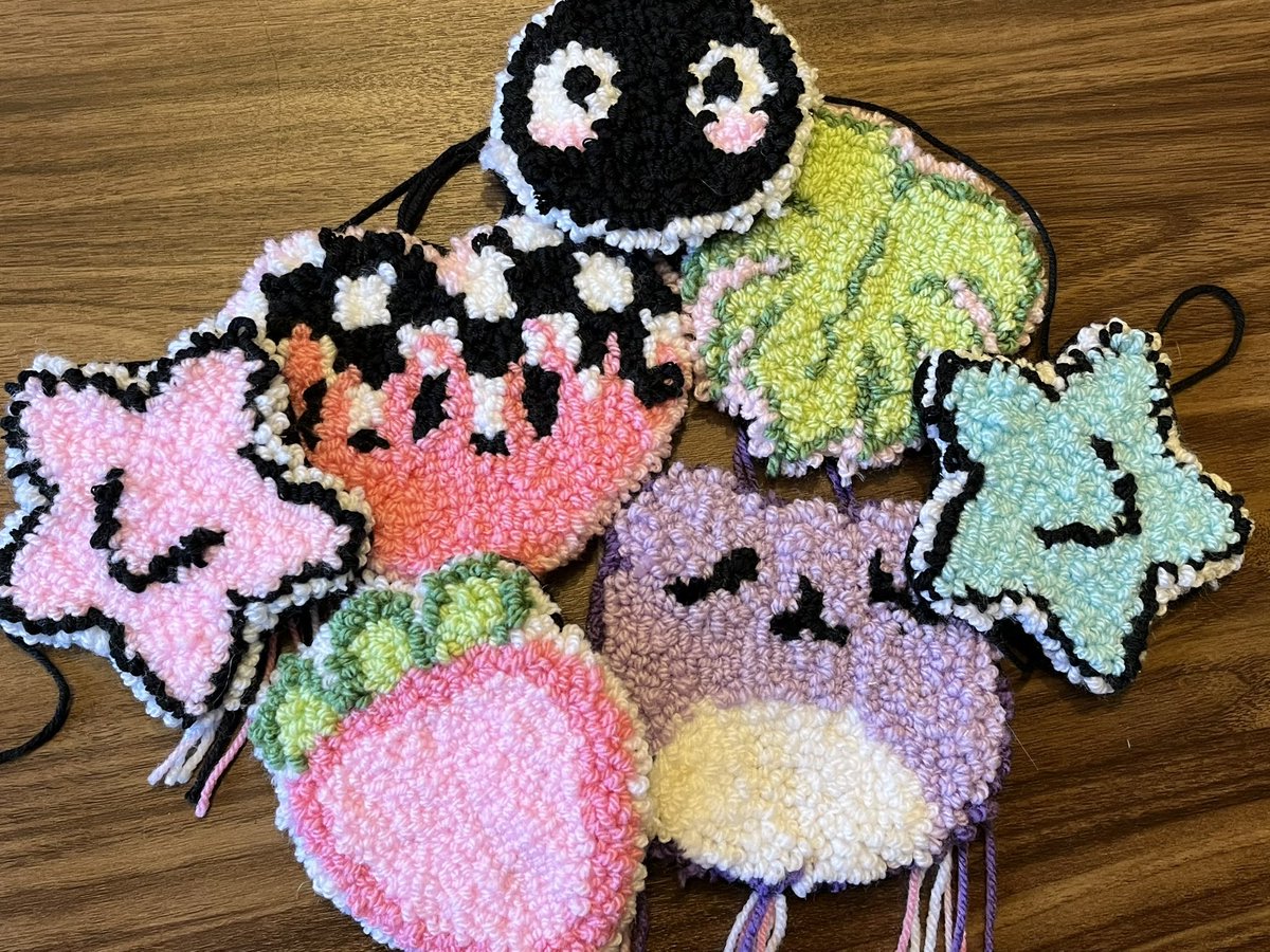 If you could only pick ONE… what would it be?🐸💗🍓🖤🌿