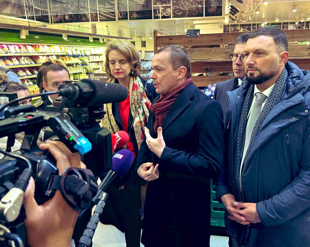 iacovellixavier's tweet image. Ce matin à @METRO_FR de #Nanterre avec le Ministre @olivierdussopt sur le partage de la valeur. 

➡️ poursuivons les dispositifs d'intéressement, de participation et d'actionnariat salarié. 

➡️ les entreprises performantes économiquement sont celles performantes socialement.