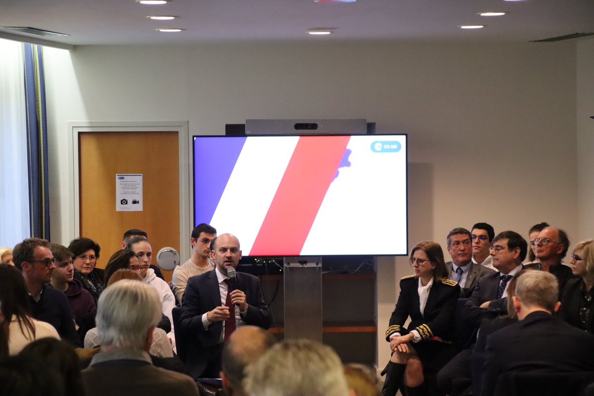 [1/3] #VisiteOfficielle | Jean-Noël Barrot, ministre délégué chargé de la Transition numérique et des Télécommunications s’est rendu dans l’Ain ce 27/02. M. Barrot a inauguré le pylône 4G à Rignieux-le-Franc qui contribue à faire disparaître une zone blanche de téléphonie mobile.