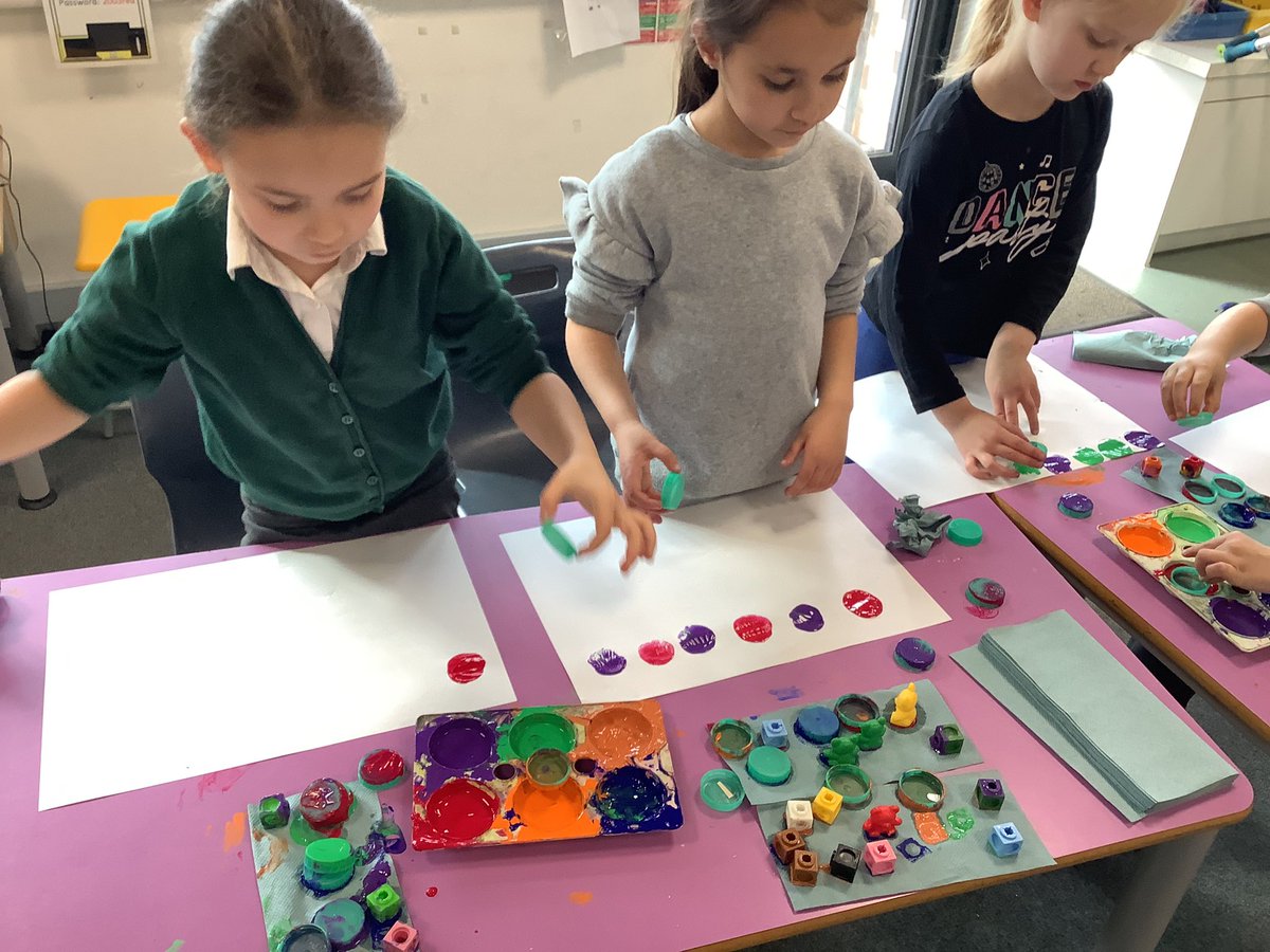 Comet_class's tweet photo. We have been exploring printing this week and making repeated patterns #widermaths #expressivearts #letsinvestigateheroes https://t.co/RgqNxEFUSp