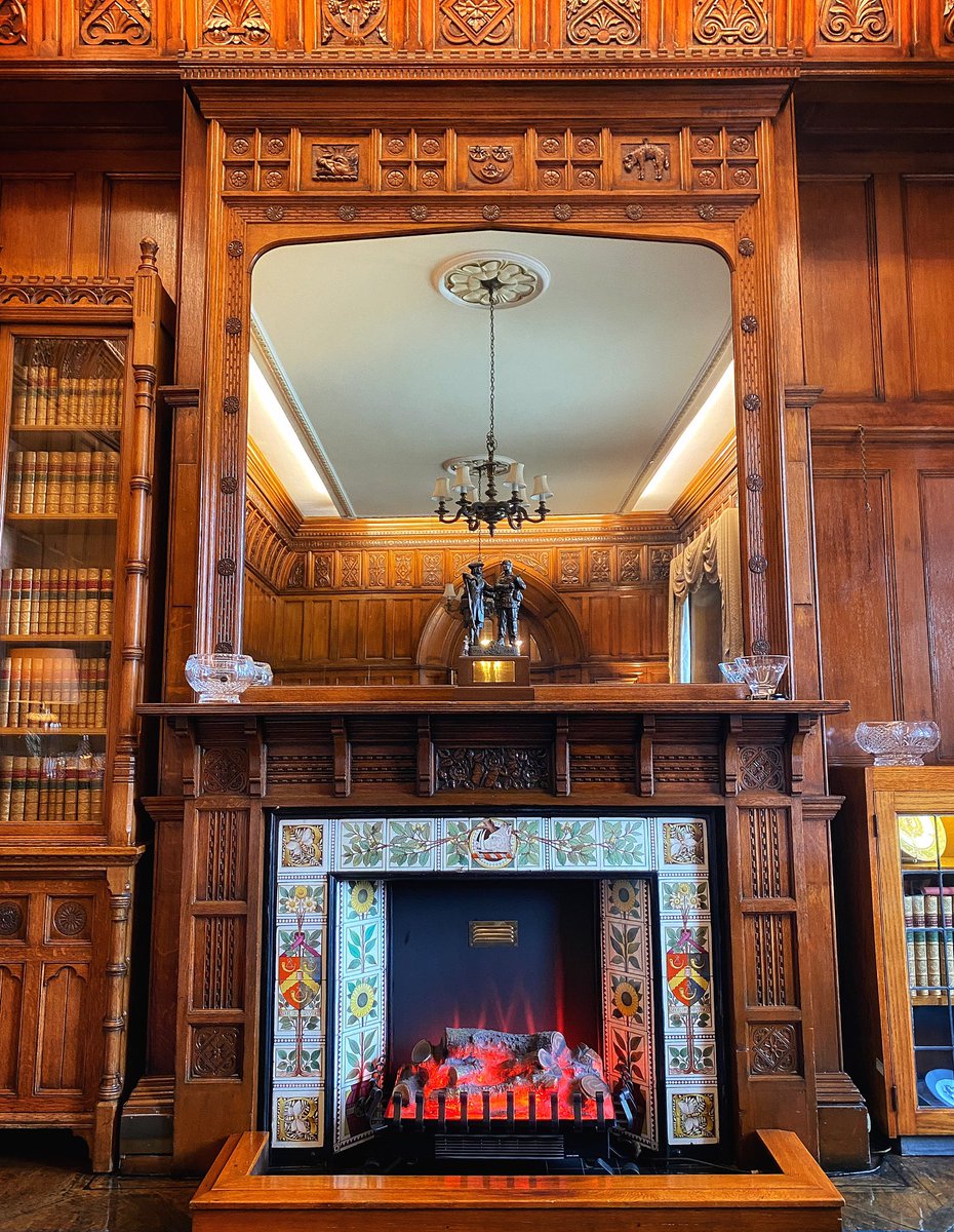 undercliffecem's tweet photo. City Hall Bradford. A stunningly beautiful building reflecting Victorian Bradford’s civic pride. Its designer, William Mawson of ‘Lockwood &amp; Mawson’ fame, has his final resting place at Undercliffe. https://t.co/HY8dVzLCS4
