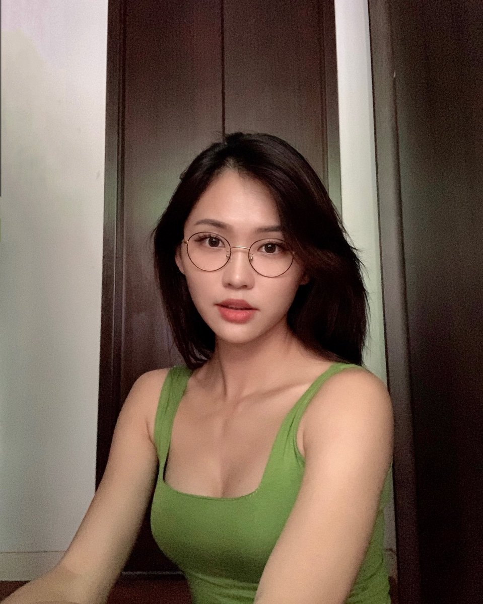 Irenezhao_'s tweet image. Chinese lesson with me or 6.9 eth? 🤓