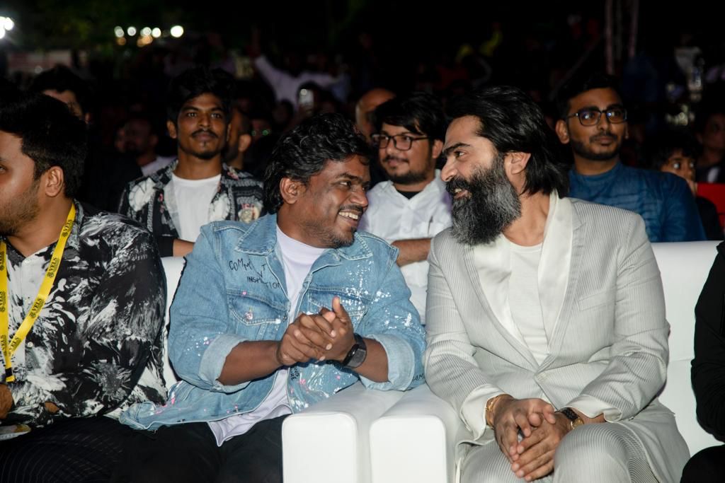 YuvanTrendz's tweet photo. Their bondings are like a pure diamond
@thisisysr @SilambarasanTR_🤌♥️
#26YearsOfYuvanism | #YuvanShankarRaja https://t.co/vDGbjehqXY