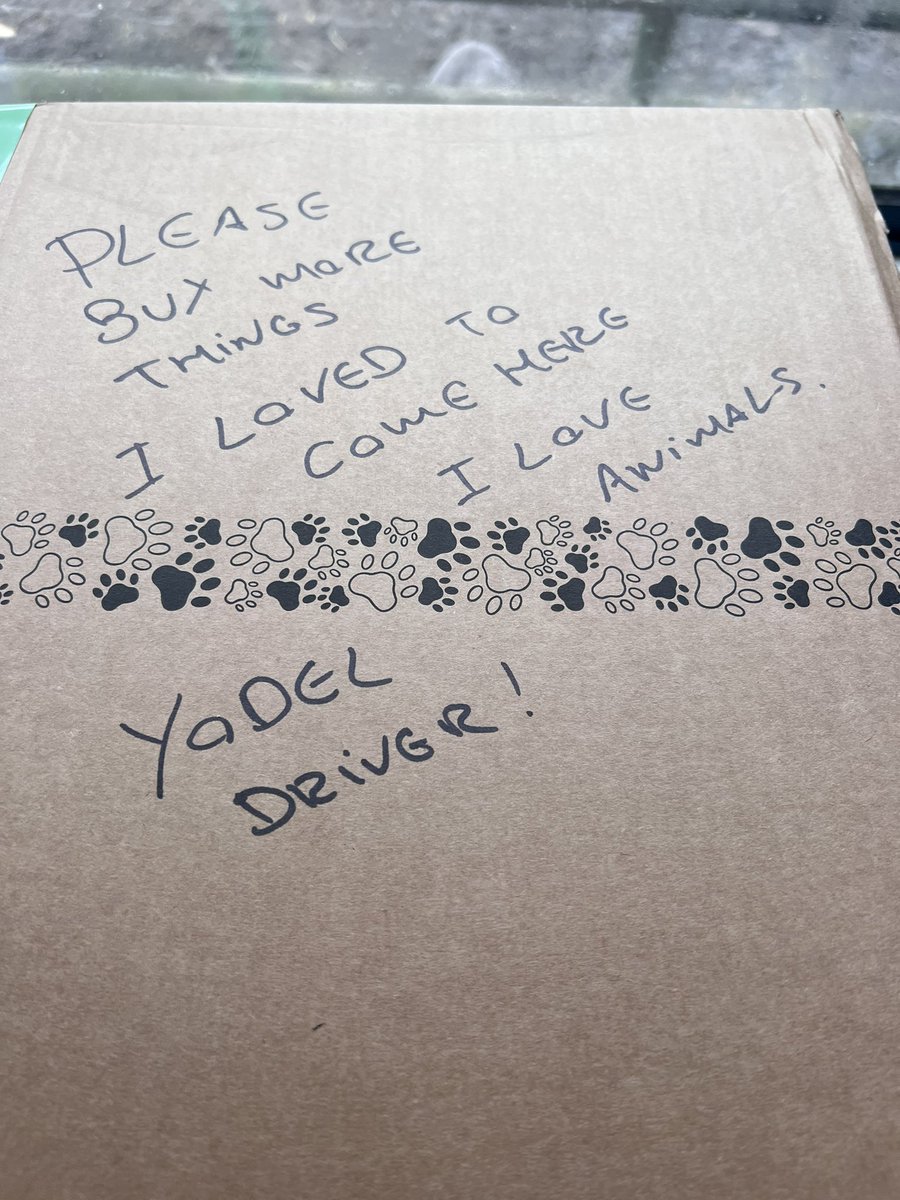 caenhillcc's tweet photo. Thank you to everyone who send donations to our animals and to the #yodeldriver who left this message on a delivery of cat goodies. Made me smile #charitydonations #animalfeeddonation @YodelOnline https://t.co/lvQRNjO19V