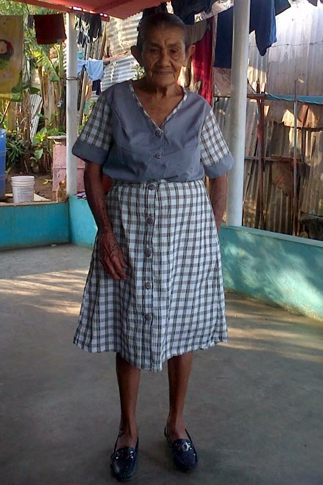 Guardian2883's tweet photo. Descansa en paz madre abuela fuiste una verdadera madre para nosotros nunca me olvidaré de todo lo que hiciste por todos nosotros mujer guerrera luchadora y trabajadora estás con nuestro padre Dios y con tu madre y mi madre allá estás en el paraíso https://t.co/4G70GO8dyM