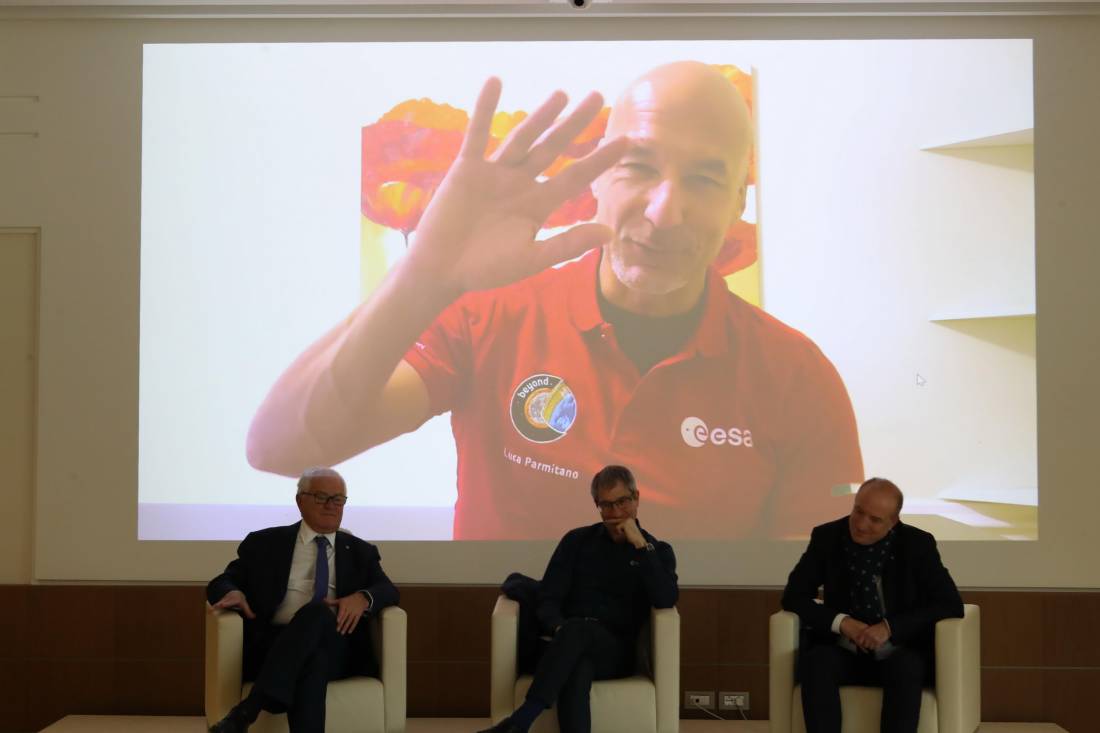 speragire's tweet image. Presentata all'ESA la stagione 2023 del Circuito Volley S3 - @Federvolley @esa @ESA_Italia 
@astro_luca #MissionBeyond Andrea Lucchetta
 federvolley.it/news/presentat…
📷Credit @Federvolley