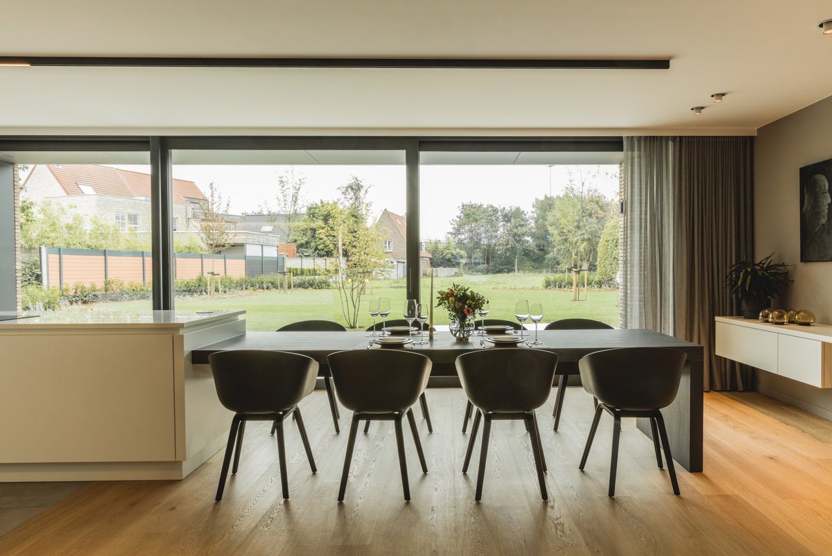 SpainPergo's tweet image. ¿Quieres un suelo laminado que deslumbre y que sea de calidad superior para tu próximo proyecto? 👍 En #Pergo tenemos lo que necesitas. Contacta con nosotros y selecciona el suelo perfecto para tus necesidades ➡️ lnkd.in/eZiyu6a3 #Suelos #interiorismo #arquitectura