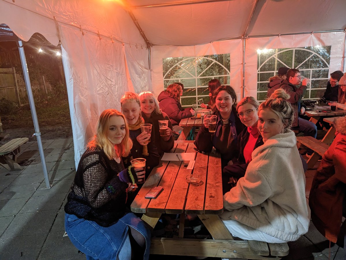 TheGardenHouse5's tweet photo. Lots of winners last night #QuizNight #quizmaster #mondaymotivaton thanks everyone who came and what a great night it was
DM us to book for next weeks #QuizNight lots of fun free nibbles and great prizes
#nr2 #norwich #StudentNights
Don't forget your #challenge25 #ID https://t.co/JFZXwUgNZq