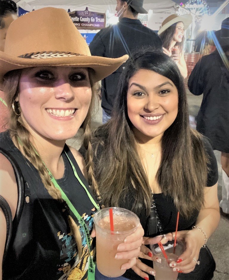 ironedgegroup's tweet photo. Over the weekend we enjoyed some tasty BBQ at the Houston Livestock Show and Rodeo BBQ cookoff! We were excited to sponsor the rodeo cook-off tent again with @JoerisGC team, Good Time Cookers.
#RodeoHouston #BBQCookoff #ManagedITsolutions #MSP #ITsolutions @RODEOHOUSTON https://t.co/GYeJD8gZW6