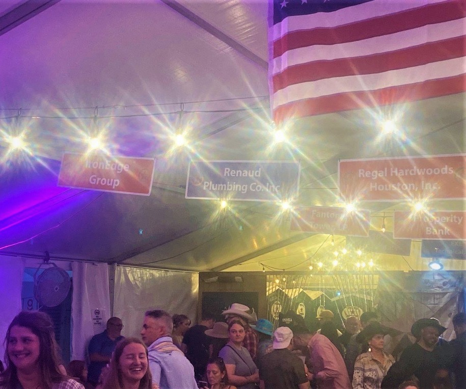 ironedgegroup's tweet photo. Over the weekend we enjoyed some tasty BBQ at the Houston Livestock Show and Rodeo BBQ cookoff! We were excited to sponsor the rodeo cook-off tent again with @JoerisGC team, Good Time Cookers.
#RodeoHouston #BBQCookoff #ManagedITsolutions #MSP #ITsolutions @RODEOHOUSTON https://t.co/GYeJD8gZW6