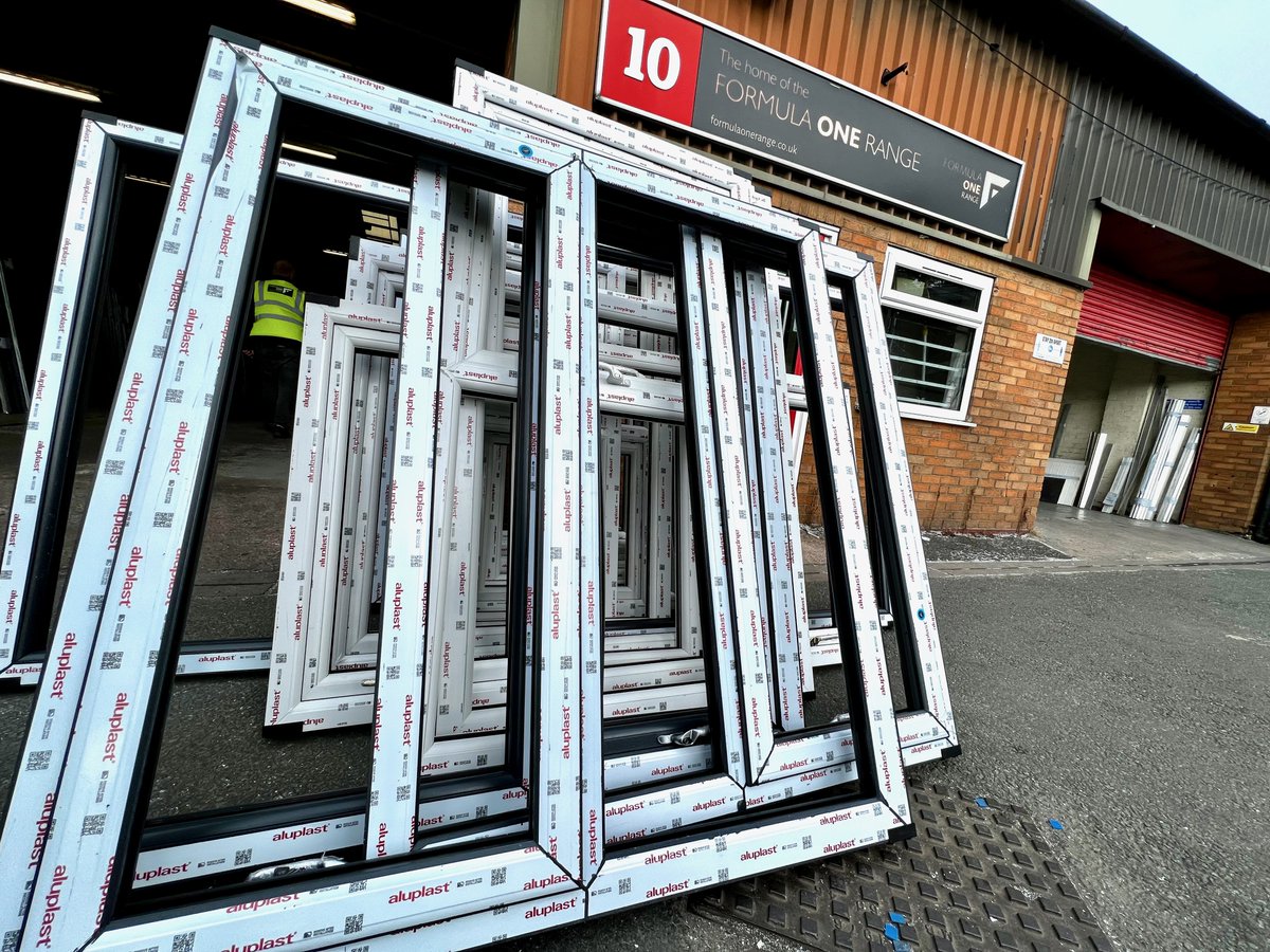 aluplastsystems's tweet photo. We've been supplying Rapid Frame since 2005, and we've helped keep their product range modern and up-to-date, such as flush casements! 

@formulaonerange 
#Partners 
#StrongSupplyChain 
#FlushSash 
https://t.co/boUSdW53zy https://t.co/FwQZGBPomN