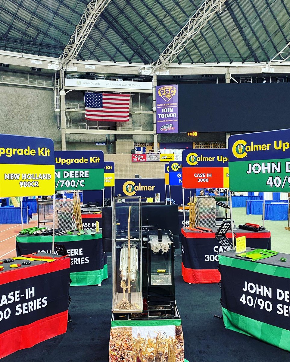 CalmerCornHeads's tweet photo. We’re here at the 36th annual Hawkeye Farm Show in Cedar Falls, IA! Stop by to see our latest corn head technology, and chat with our harvesting experts for some profitable tips. #WeLoveFarmShows #UsAg #CalmerHarvest #SatiafactionGuaranteed #AgTwitter https://t.co/OhY6HRkNzO