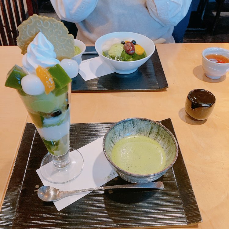 jimo_on03's tweet photo. 朝早かったし移動めっちゃ疲れたけど
午後はゆっくり観光できた！！
全国支援割使ってお得な旅🫶🏻
宇治抹茶のパフェ美味しすぎたぁ🥹💓 https://t.co/erEpHEim2p