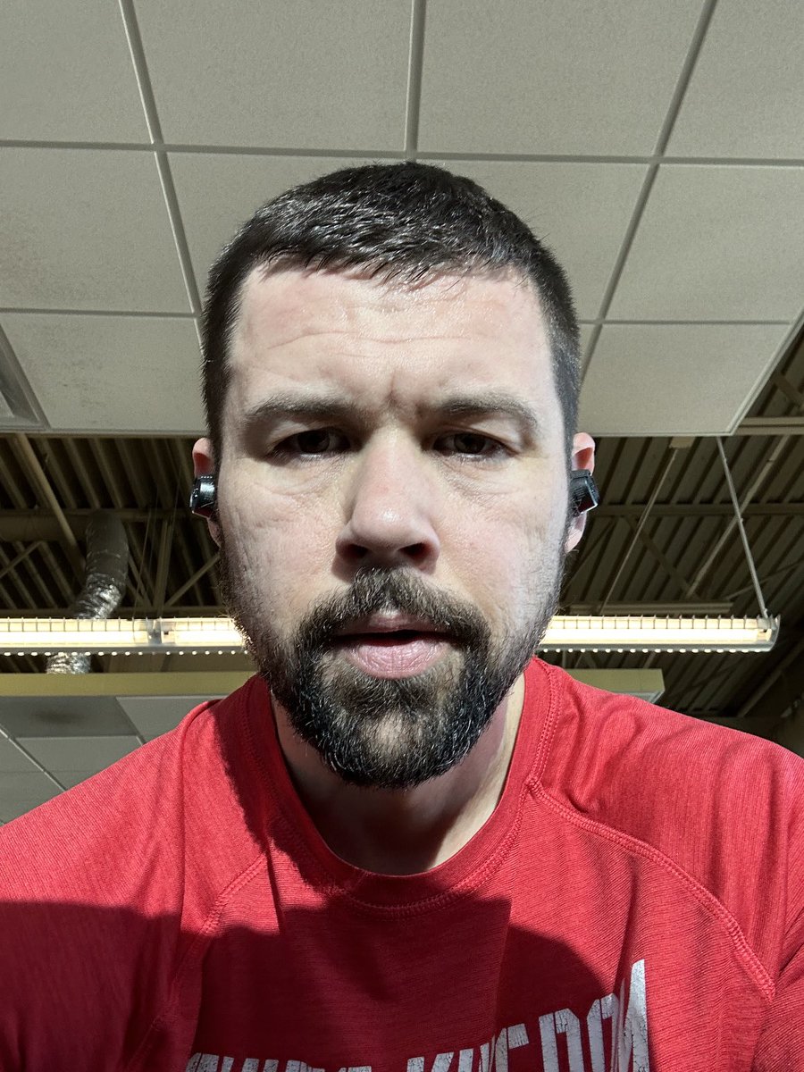 DIYFitness2's tweet photo. Changed it up today. On the bike after the stairmaster for todayโs cardio ๐ช๐ฏ #DoWorkSon #AMwork https://t.co/yDRz9tv2hk