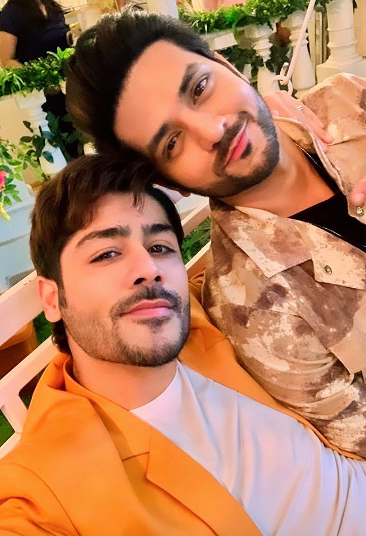 Two Cool Brothers 

#KundaliBhagya #ShaktiArora #AbhishekKapur #KaranLuthra #SameerLuthra