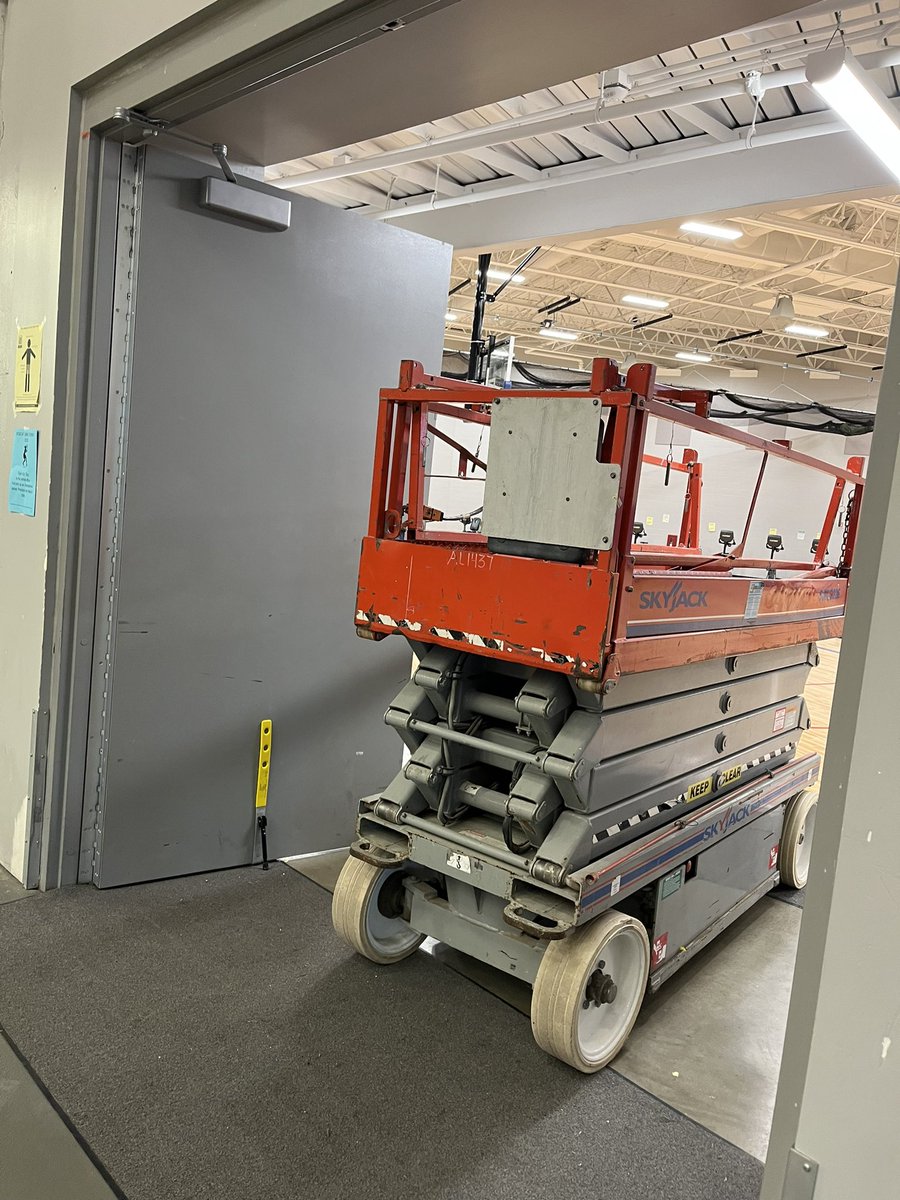 MhspeLife's tweet photo. Happy Tuesday!!!  What other classroom has a lift stuck in the entrance to start their day???  🤪🤪🤪🤦🏻‍♀️🤦🏻‍♀️😊😊👍.  #justanotherdayattheoffice https://t.co/6F2X015uau