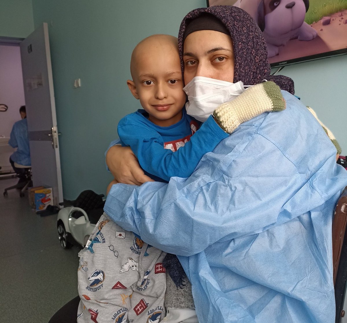 Anne Gülten Sayın'a çocuğuna kavuşabilmesi için kısa süreliğine izin verildi.

Ancak anne Gülten Sayın, tekrar cezaevine gönderilecek. Yusuf'un annesiyle iyileşebilmesi için bu akşam hep birlikte;⤵️

YusufuAnnesinden Ayırmayın

diyoruz.