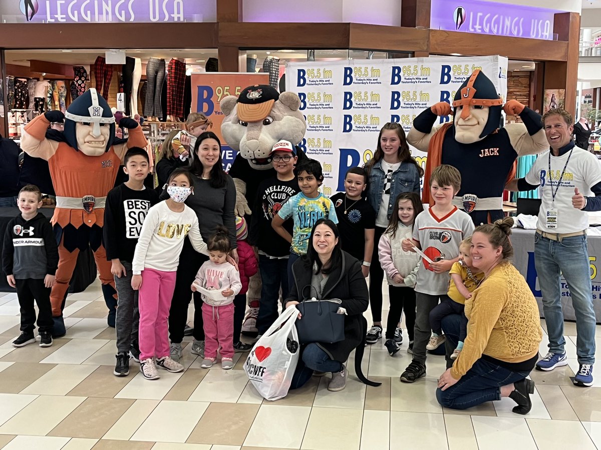 thealbanyempir's tweet photo. Throwback to last Tuesday when Crossgates Mall hosted their Tykes Tuesday event! It was a blast to attend! 🛡️🏆
@Crossgates_Mall | #Withourshields https://t.co/Ysv5z0S154