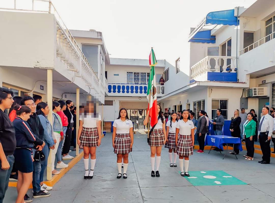 univer_colima's tweet photo. Así vivimos nuestro Acto cívico prepa UNIVER COLIMA, con motivo  del día de la bandera, el pasado 24 de febrero.  🇲🇽🇲🇽🇲🇽
Agradecemos a todos nuestros catedráticos de la academia de Prepa UNIVER COLIMA por hacer posible este evento. 🙌💙
#PREPAUNIVERCOLIMASISOY https://t.co/BPRCZDQ4rQ