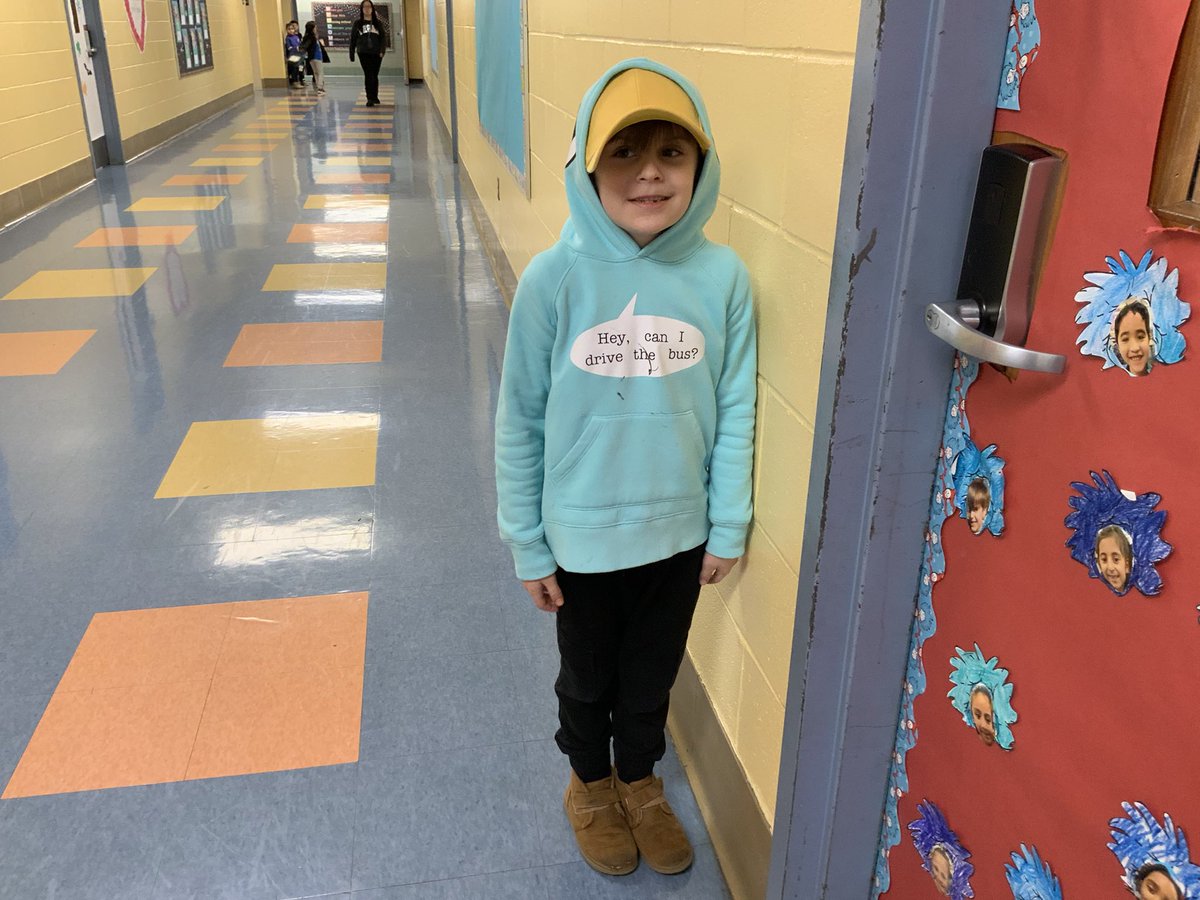 MartinezReading's tweet photo. Friday was Wear a Shirt with Words Day! @CherryLaneES @CherryLanePTA https://t.co/jw2FukNtzO