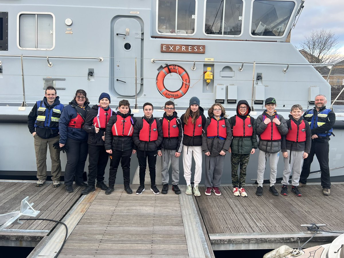 1st Barry Sea Scouts (RN87) tweet media