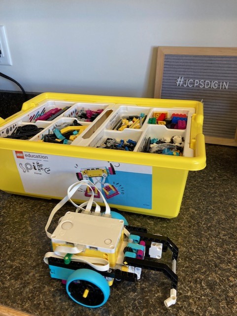 jackietalkthai's tweet image. Have you registered for Robo Rumble yet? Deadline is Mar 13. Visit jcps.me/robotics to register TODAY!

There are 5 events that would challenge your students problem-solving skills. #JCPSDigIn #JCPSRobotics
