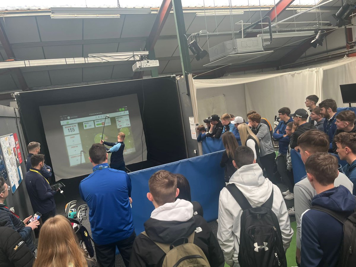 CraigLeaGolf's tweet image. Huge thanks to @Mikey_Lea28 &amp;amp; @TrackManAsh for a great insight into @TrackManGolf for the @My_GolfNews students today #Effective #GolfIndustry 

Theory followed by practical using the awesome #TM4 🟧 #Performance