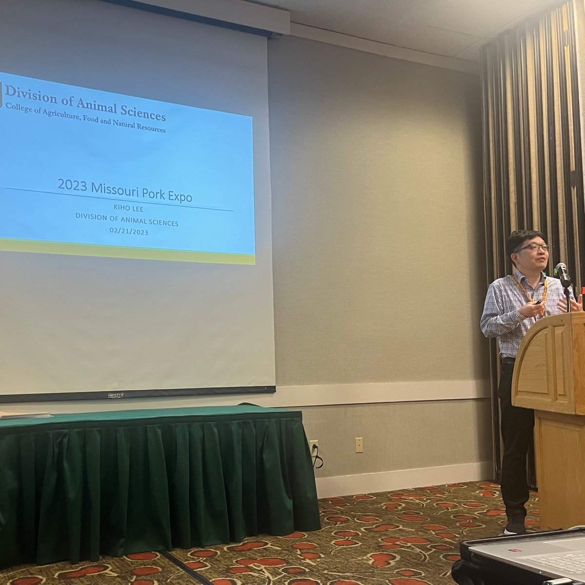 MULE Team (@muleteam5) on Twitter photo Last week two of our <a href="/MUAnimalScience/">Mizzou Animal Sciences</a> Researchers spoke at the 2023 Missouri Pork Expo. Dr. Bethany Redel and Dr. Kiho Lee presented "Coming to a Swine Barn Near You, Gene Editing: Perspectives from Two Scientists". Last week two of our <a href="/MUAnimalScience/">Mizzou Animal Sciences</a> Researchers spoke at the 2023 Missouri Pork Expo. Dr. Bethany Redel and Dr. Kiho Lee presented "Coming to a Swine Barn Near You, Gene Editing: Perspectives from Two Scientists".