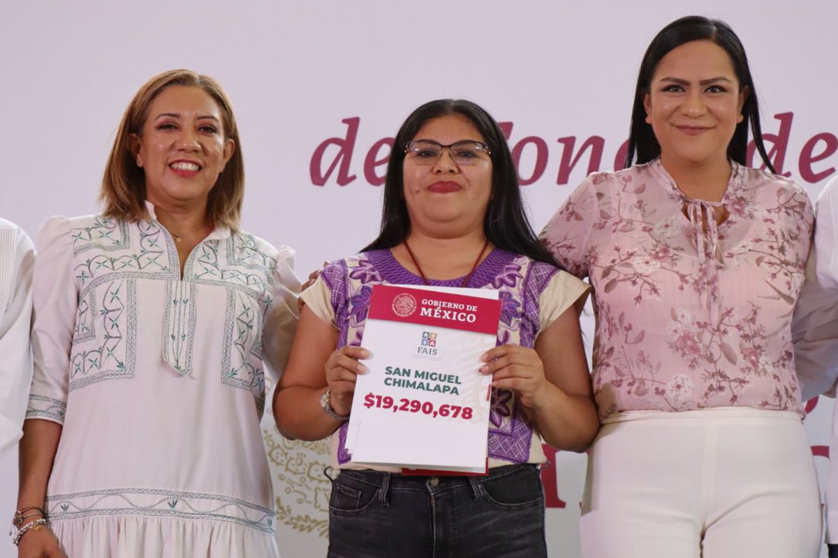 NancyOrtizOax's tweet photo. Con el Fondo de Aportaciones para la Infraestructura Social #FAIS, construimos un país justo y combatimos la pobreza; por eso, bajo el liderazgo de la Sria. @A_MontielR, el auditor, David Colmenares y el gobernador, @salomonj, distribuimos recursos a las autoridades municipales. https://t.co/4LmSgDmygN