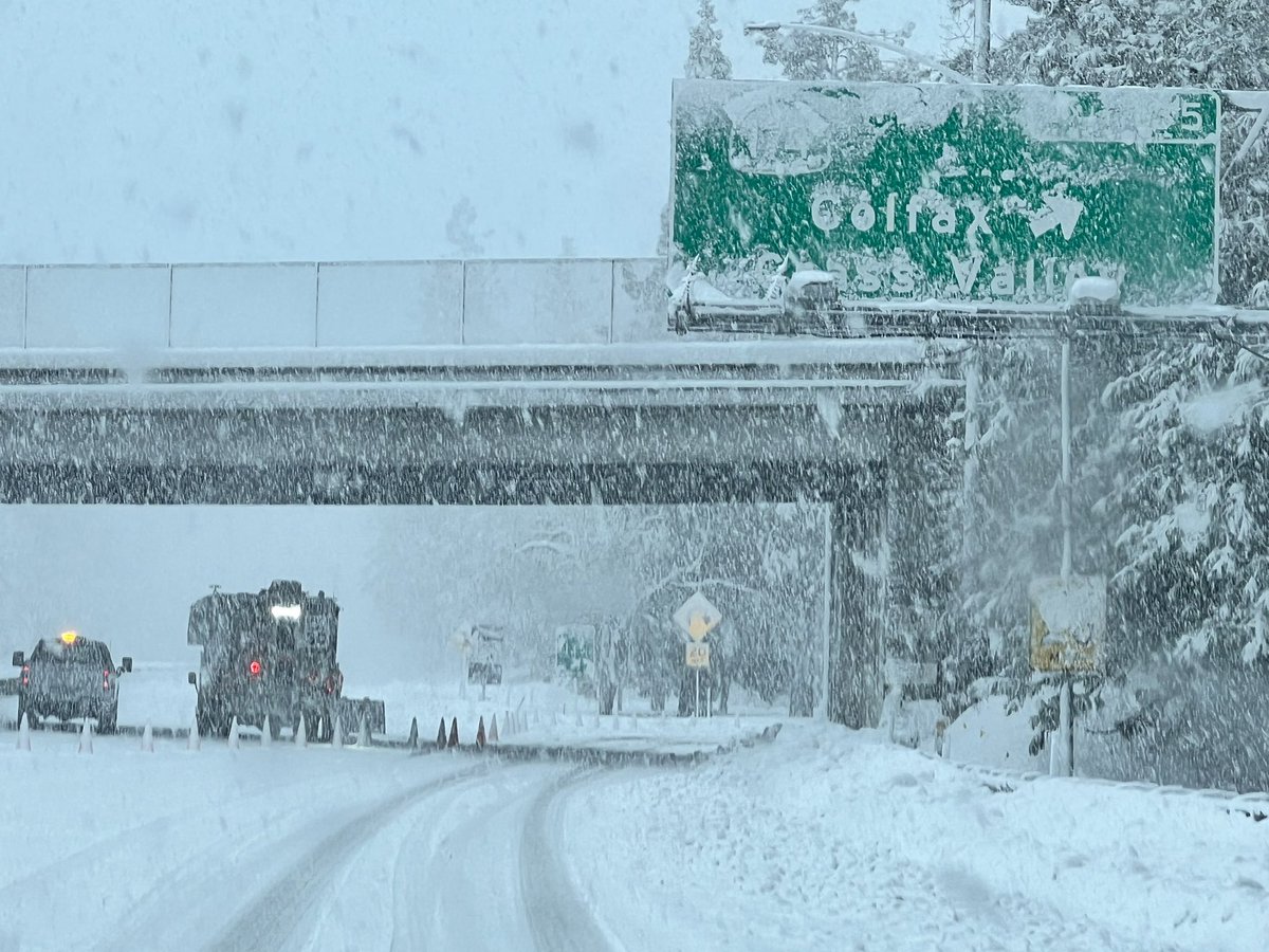 La tormenta ha generado el cierre de caminos y autopistas. Por favor respete estos señalamientos. Sea parte de la solución y no del problema. Para tener más información sobre la condición de caminos visite la página QuickMap.dot.ca.gov