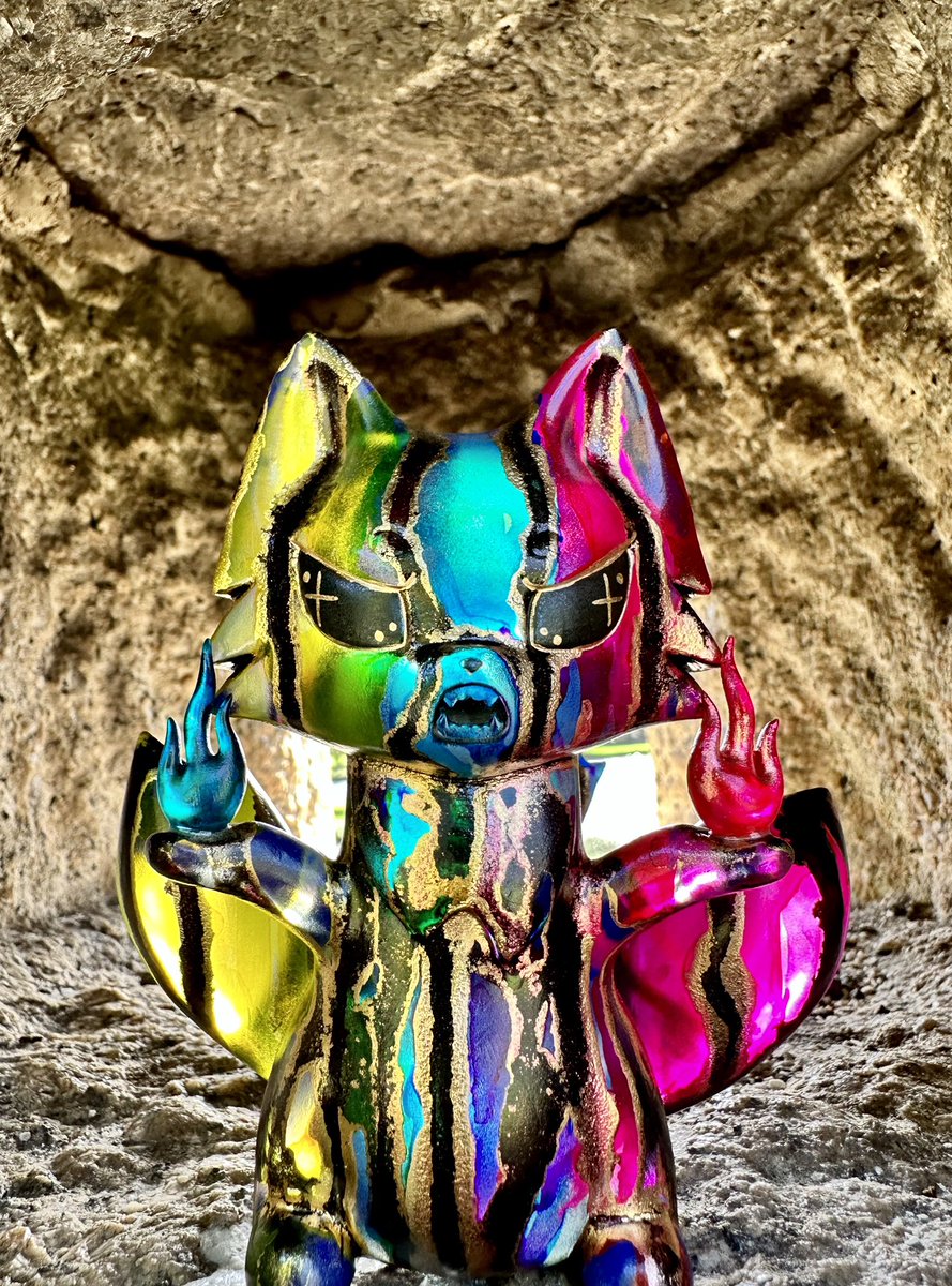 fluffriot's tweet image. Makes me so happy when collectors send me gorgeous photos of the customs I’ve painted. Translucent resin Fire Khali bringing the heat 🔥 #designertoys #fluffriot #arttoys