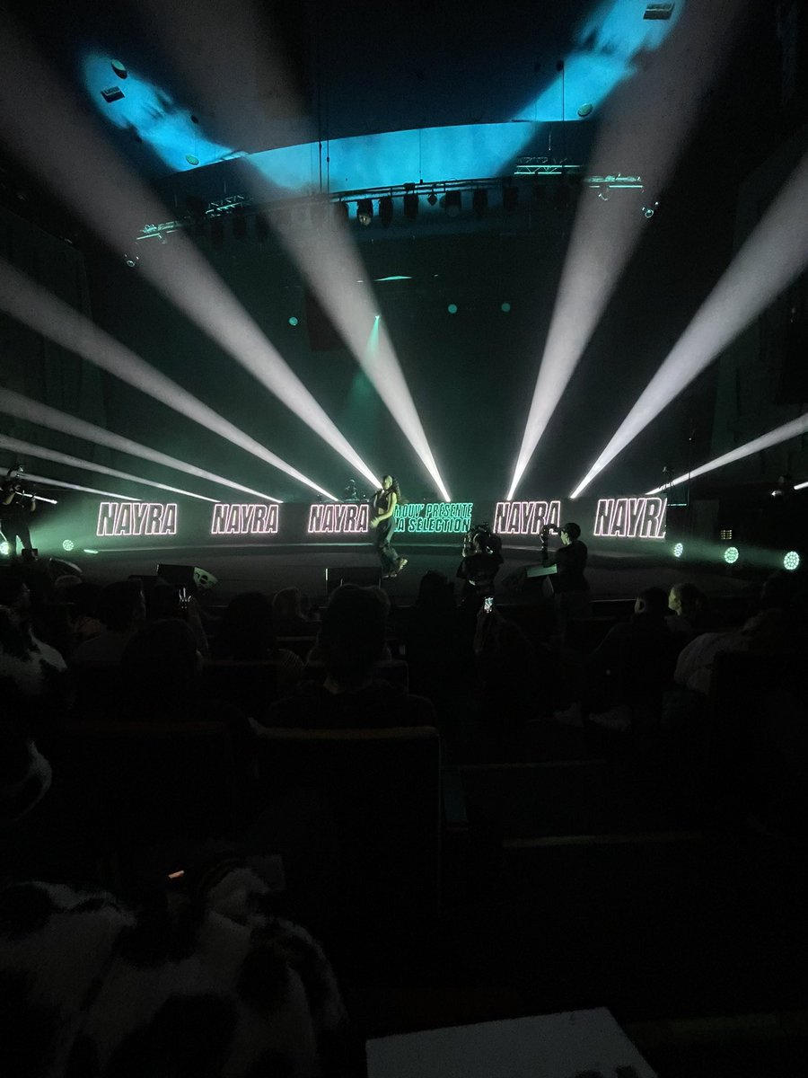 DVarrod's tweet photo. Soirée exceptionnelle @mouv #laselection au studio 104 @Maisondelaradio avec pour débuter Nayra @marmougelevrai https://t.co/Oum6D1ePT8
