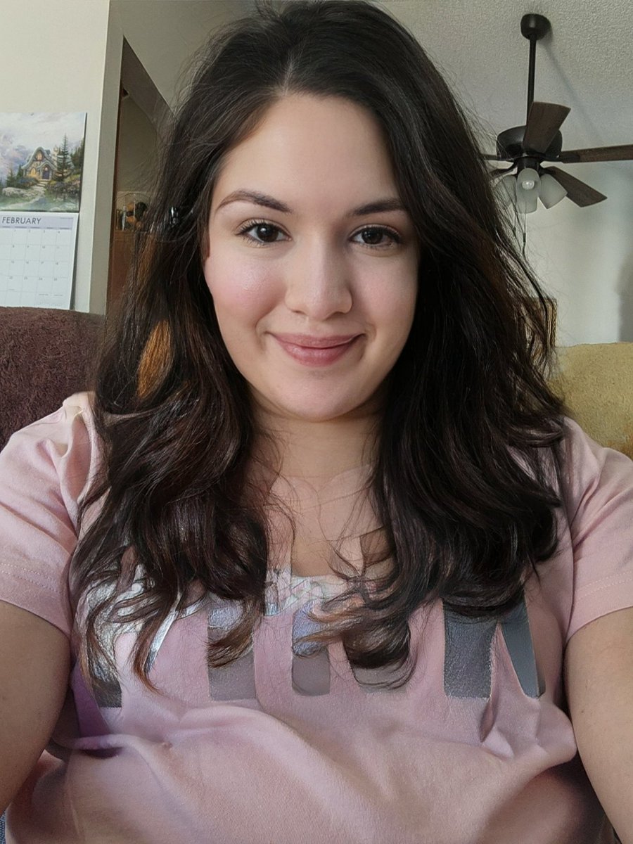 GwensLittle's tweet photo. #feelingcute #femboy #vscogirl #victoriasecret #victoriasecretpink #FaceApp #pinkforlife #newtee https://t.co/s9y33ak5kj