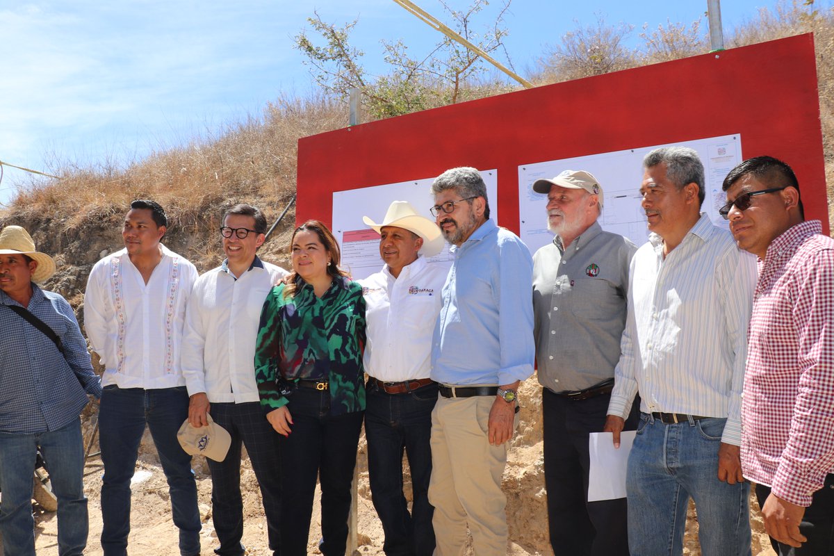 FIRA_Mexico's tweet photo. Recursos por 50 millones de pesos aportados por @GobOax en convenios con FIRA, podrán potenciarse al menos hasta 17 veces más.
https://t.co/y1AZo4ObgB
@SEFADER_GobOax https://t.co/D6qbgTSzuI