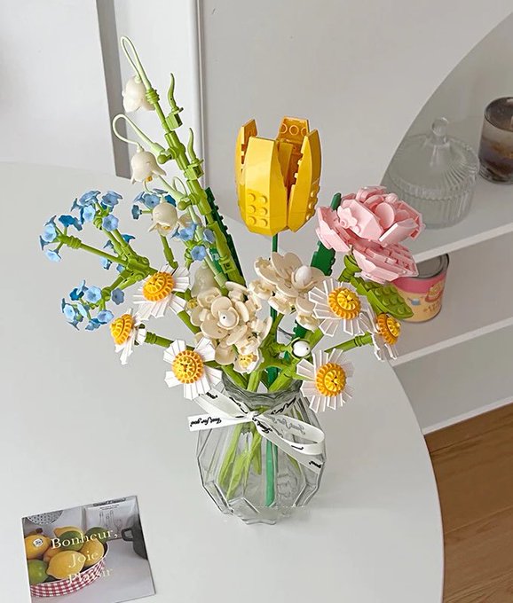 1 pic. lego colorful flowers bouquet 💐 https://t.co/hGMZB5SwVU