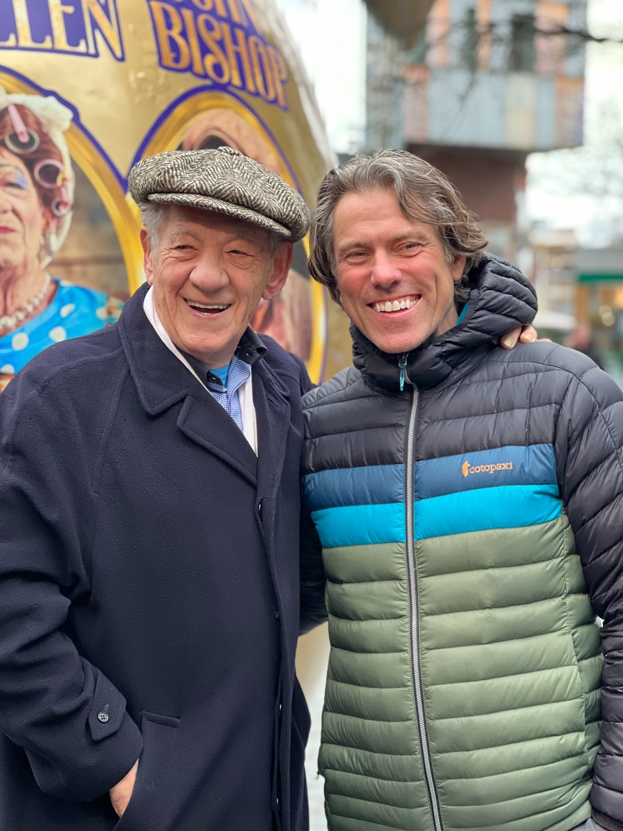 Liverpool_ONE's tweet photo. We had some special visitors at Liverpool ONE today.

Sir @IanMcKellen and @JohnBishop100 paid a visit to the Giant Egg at Liverpool ONE ahead of the opening night of Mother Goose at @LiverpoolEmpire this evening. https://t.co/4Jx4CFiDdU