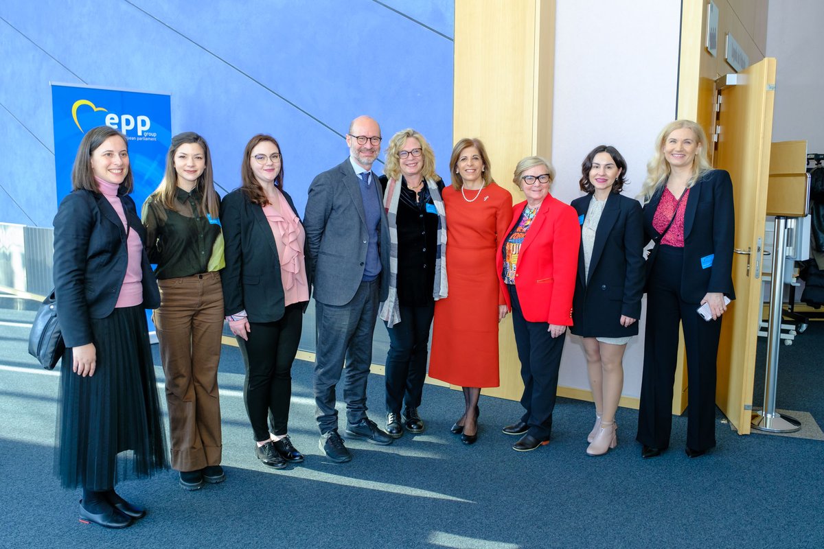 Europa Donna (@europadonnaeur) on Twitter photo EUROPA DONNA was at the European Parliament today! Health Commissioner <a href="/SKyriakidesEU/">Stella Kyriakides</a> , MEP <a href="/FitzgeraldFrncs/">Frances Fitzgerald</a>, ED President <a href="/TanjaSpanic/">Tanja Spanic</a> with <a href="/fedrophd/">Fedro Peccatori MD, PhD</a>, <a href="/katie_rizvi/">Katie Rizvi</a> and <a href="/MarziaZambon/">Marzia Zambon</a>
addressed #breastcancer & #familyplanning. EUROPA DONNA was at the European Parliament today! Health Commissioner <a href="/SKyriakidesEU/">Stella Kyriakides</a> , MEP <a href="/FitzgeraldFrncs/">Frances Fitzgerald</a>, ED President <a href="/TanjaSpanic/">Tanja Spanic</a> with <a href="/fedrophd/">Fedro Peccatori MD, PhD</a>, <a href="/katie_rizvi/">Katie Rizvi</a> and <a href="/MarziaZambon/">Marzia Zambon</a>
addressed #breastcancer & #familyplanning.