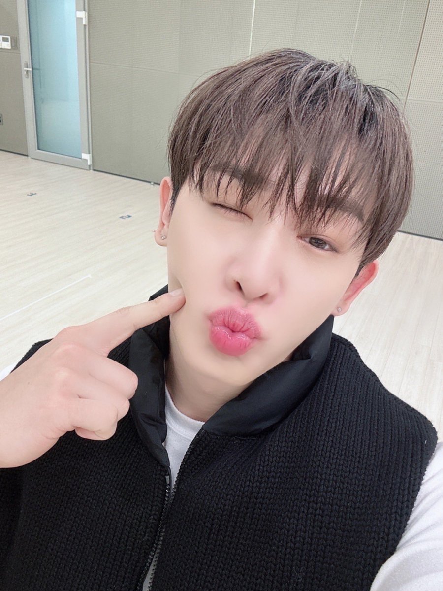 hoho_luvu's tweet photo. 생일  축하해
따뜻한 봄날의 시작에 태어나줘서 고마워

🎉HAPPY WONHO DAY🎉

#봄과_함께_찾아온_원호
#HAPPY_WONHO_DAY
#원호 #WONHO #HBD https://t.co/DJwyDc8U5b