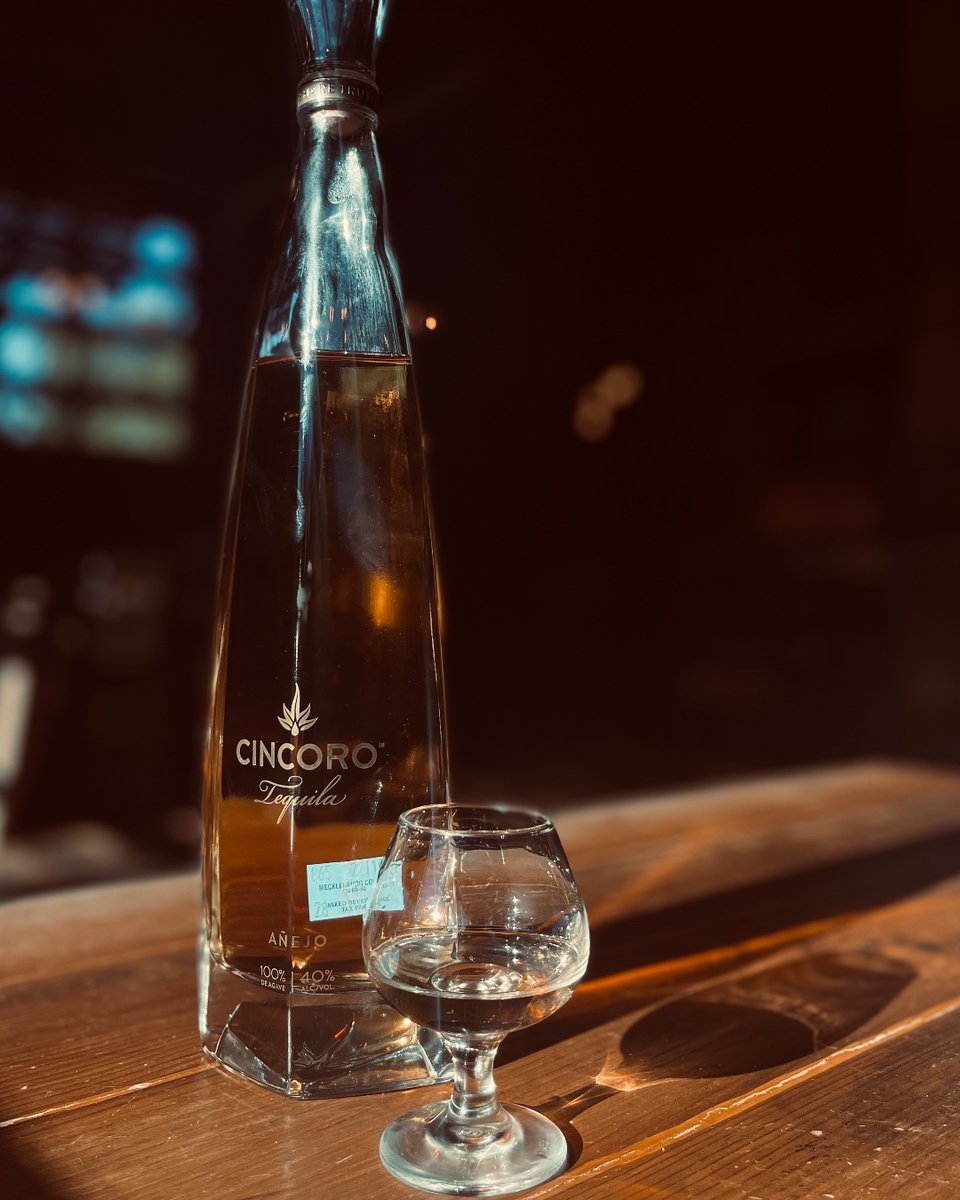 It's taco time y'all!🌮 🌮 🌮 Tonight we have $3 tacos and $10 pours of Cincoro. Stop in or make a reservation at Bakersfieldtacos.com.